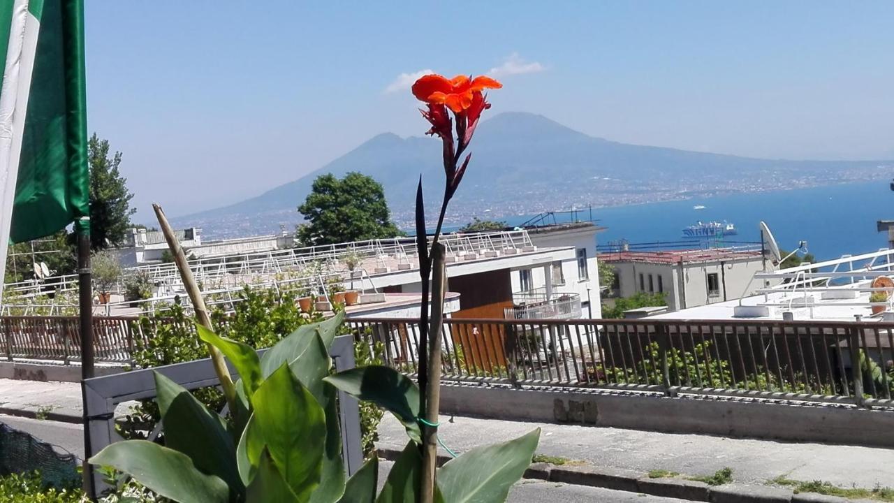 Monocamera Con Terrazzogiardino -Studette -Zona Panoramica Posillipo Neapel Exterior foto