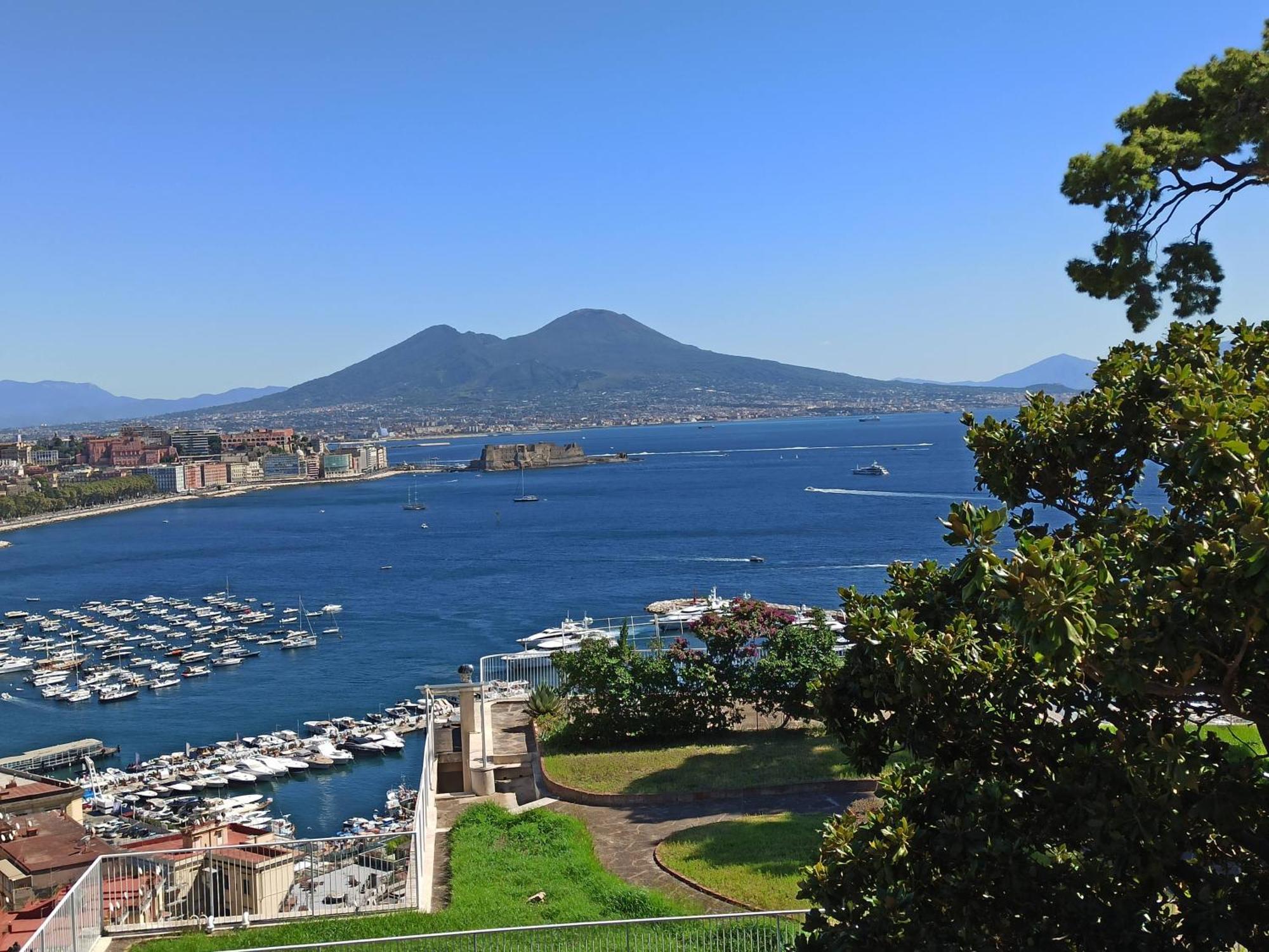 Monocamera Con Terrazzogiardino -Studette -Zona Panoramica Posillipo Neapel Exterior foto