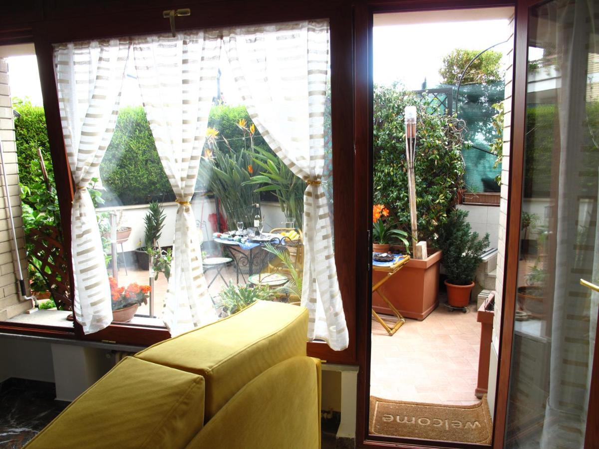 Monocamera Con Terrazzogiardino -Studette -Zona Panoramica Posillipo Neapel Exterior foto